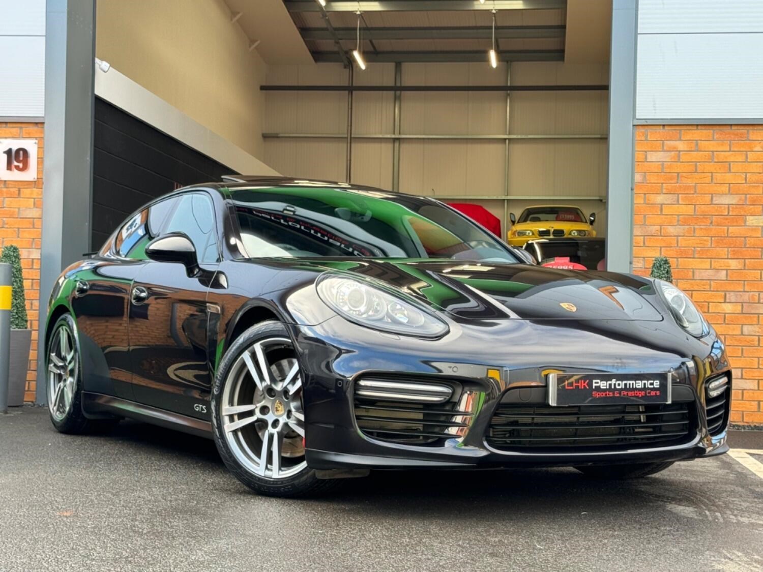 Porsche Panamera Listing Image