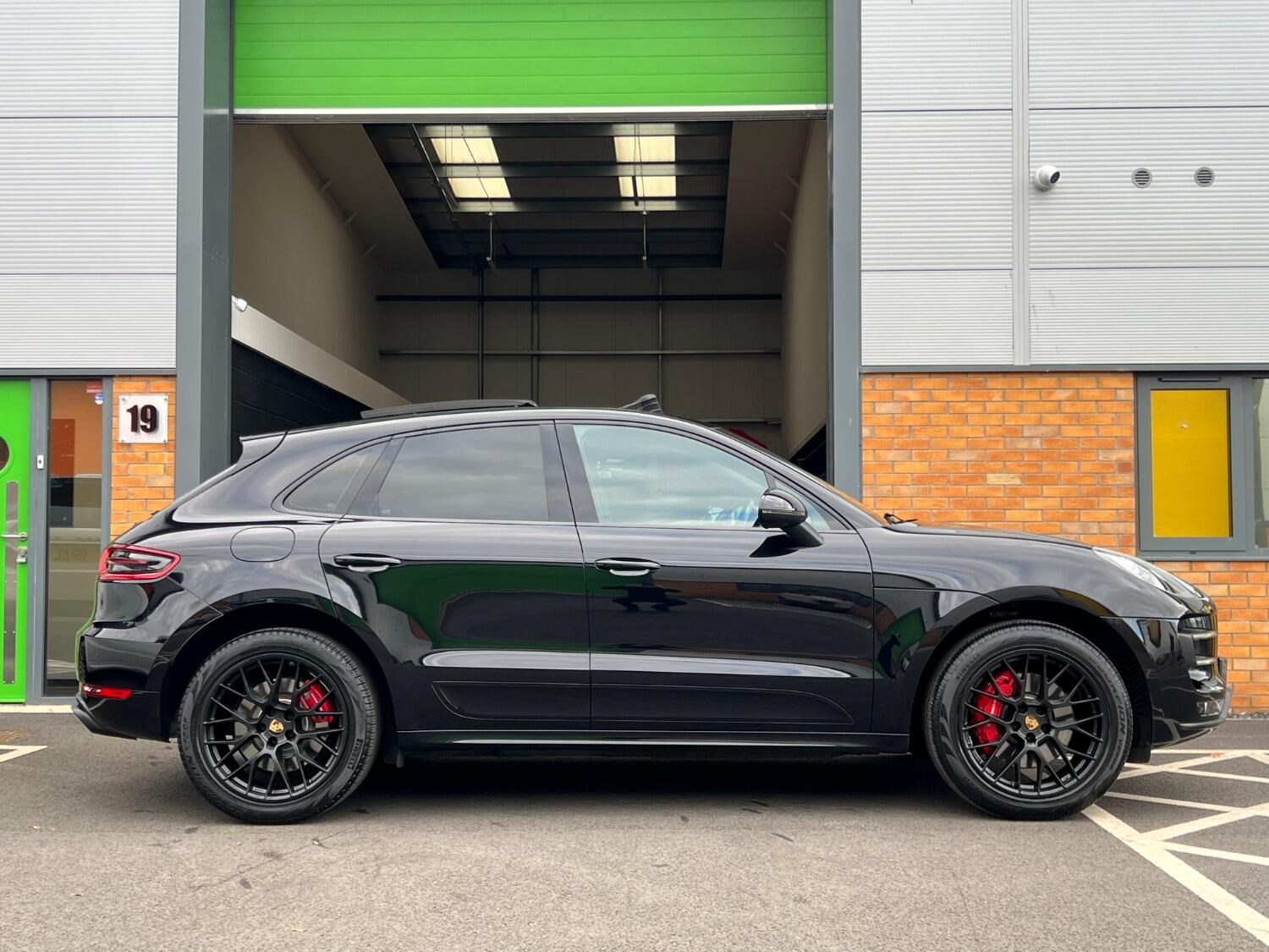 Porsche Macan Listing Image