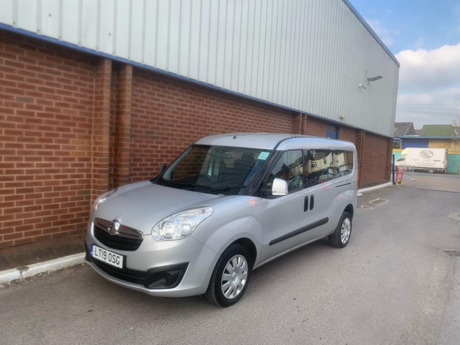 Vauxhall Combo Listing Image