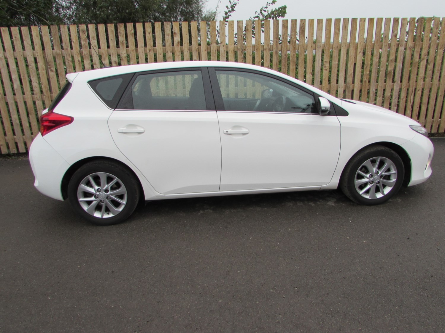 Toyota Auris Listing Image