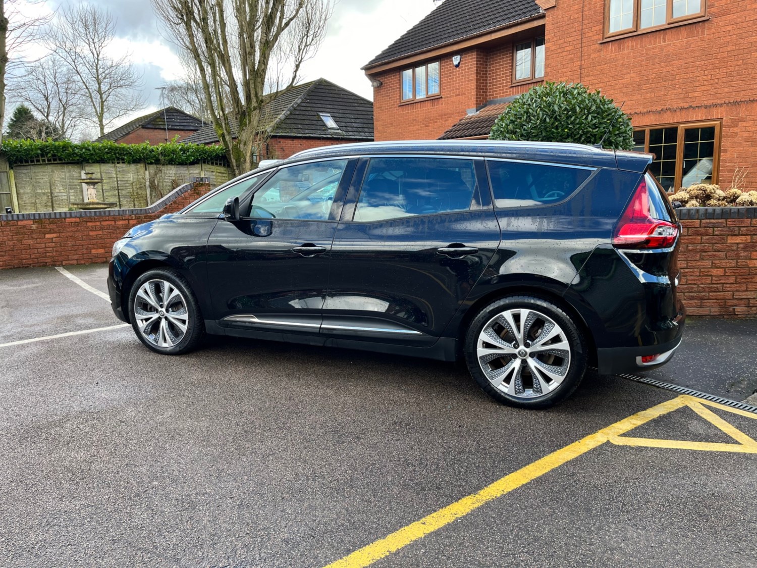 Renault Grand Scenic Listing Image