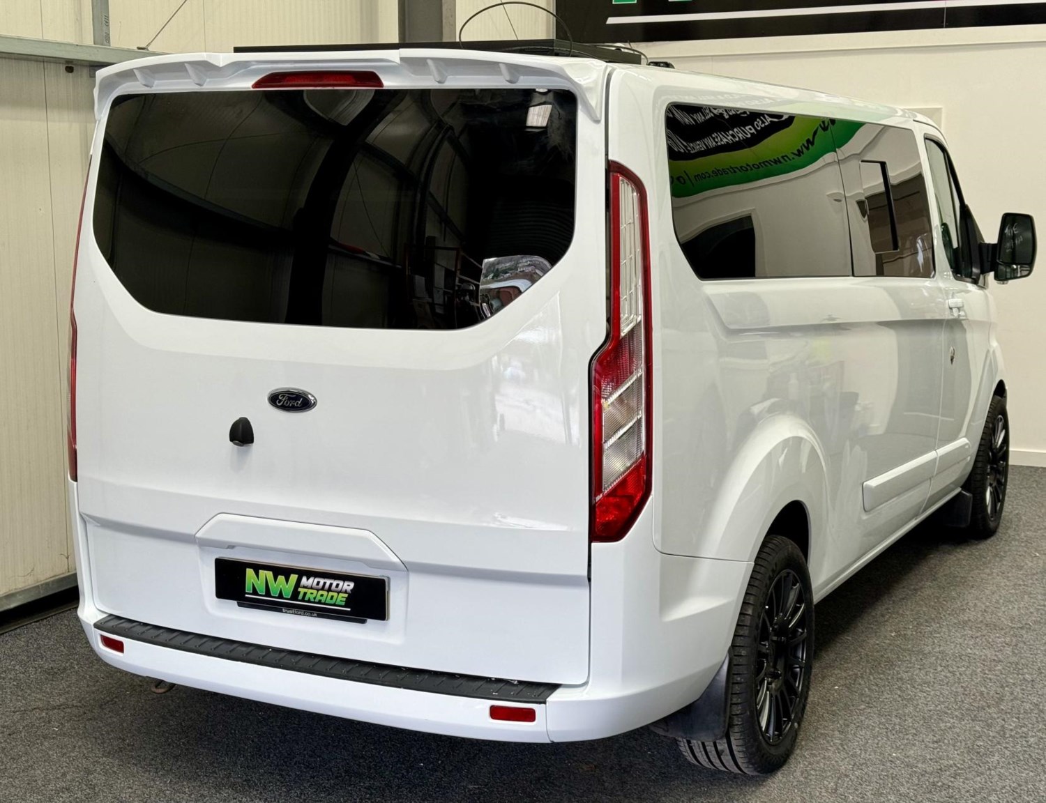 Ford Transit Custom Listing Image