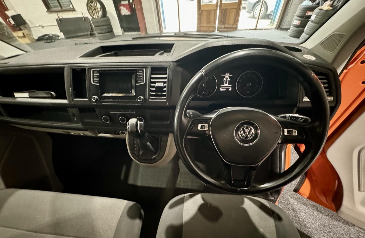 Volkswagen Transporter Listing Image