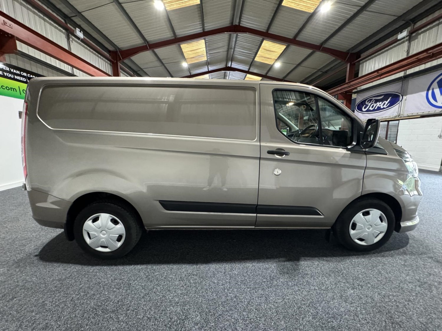 Ford Transit Custom Listing Image