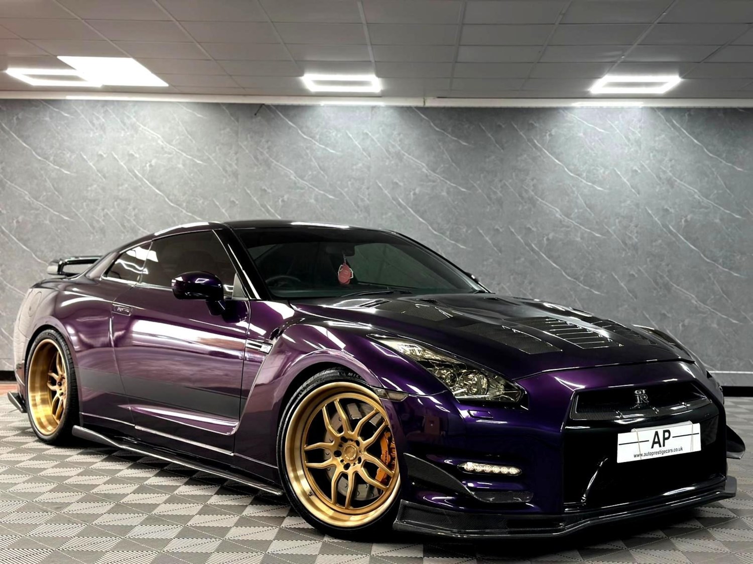 Nissan GT-R Listing Image