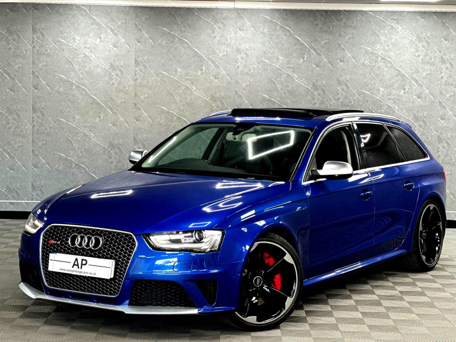 Audi RS4 Listing Image