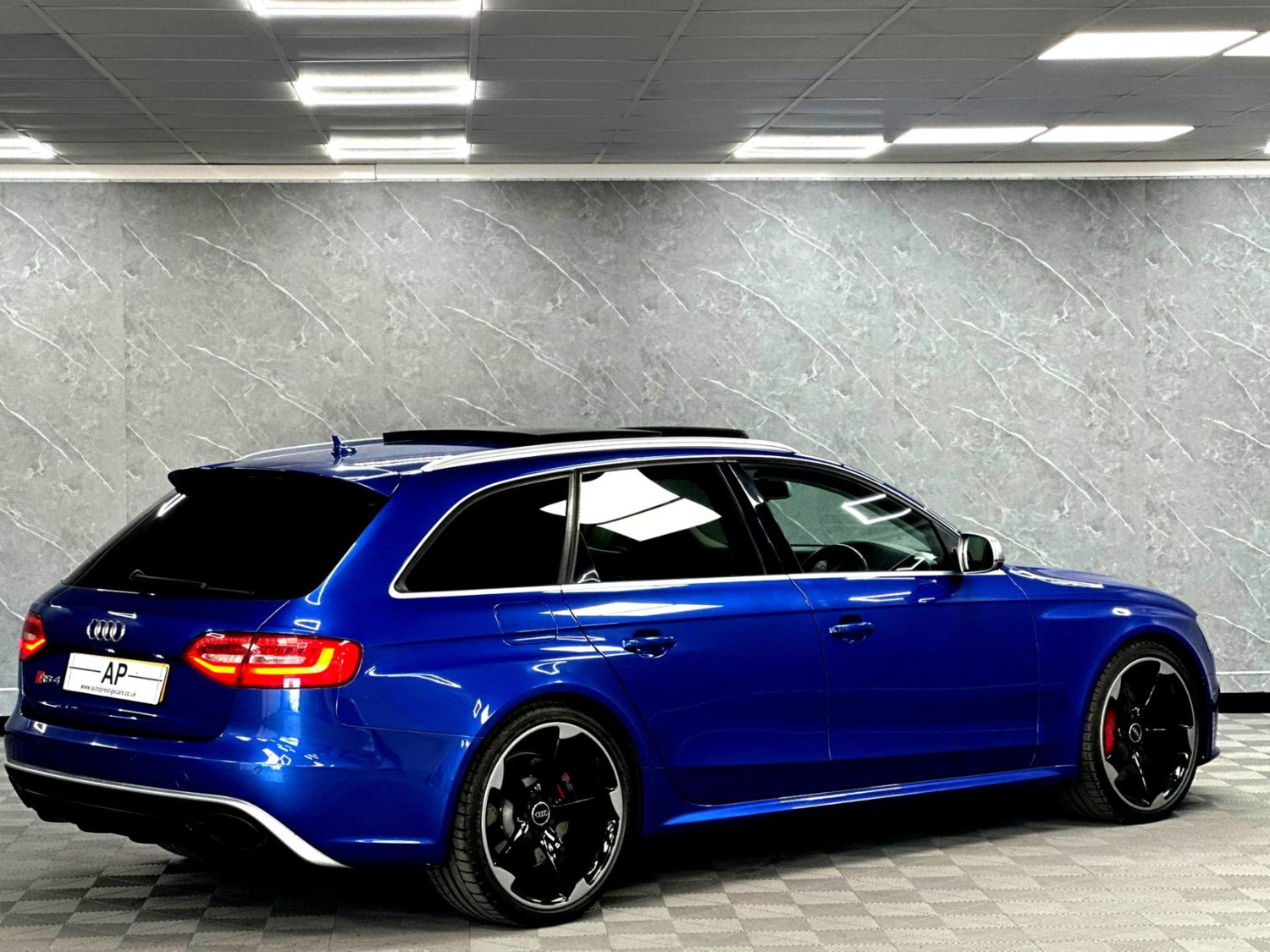 Audi RS4 Listing Image