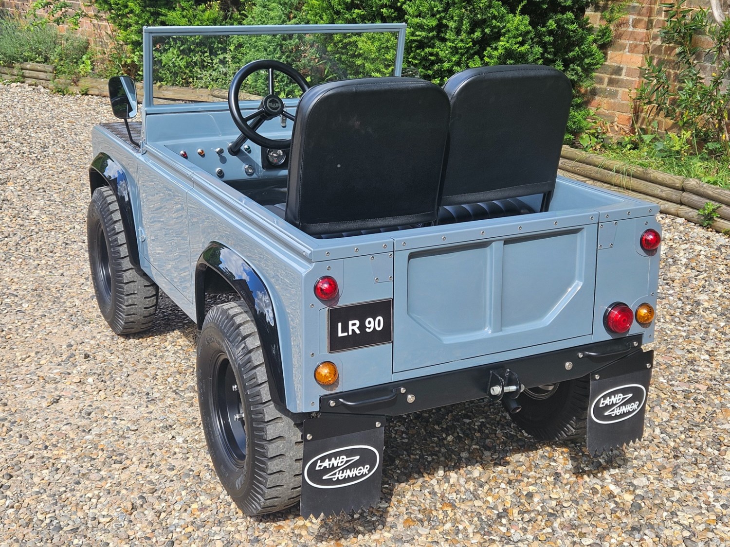 Land Rover Defender Listing Image