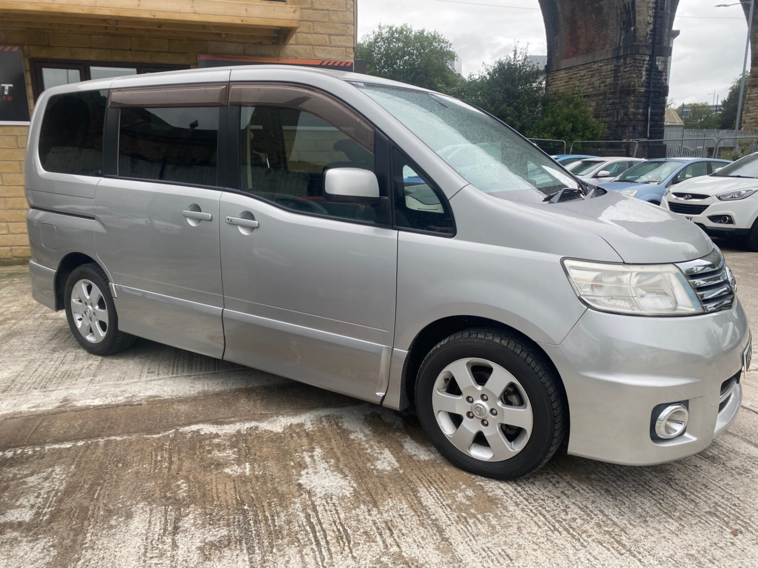 Nissan Serena Listing Image