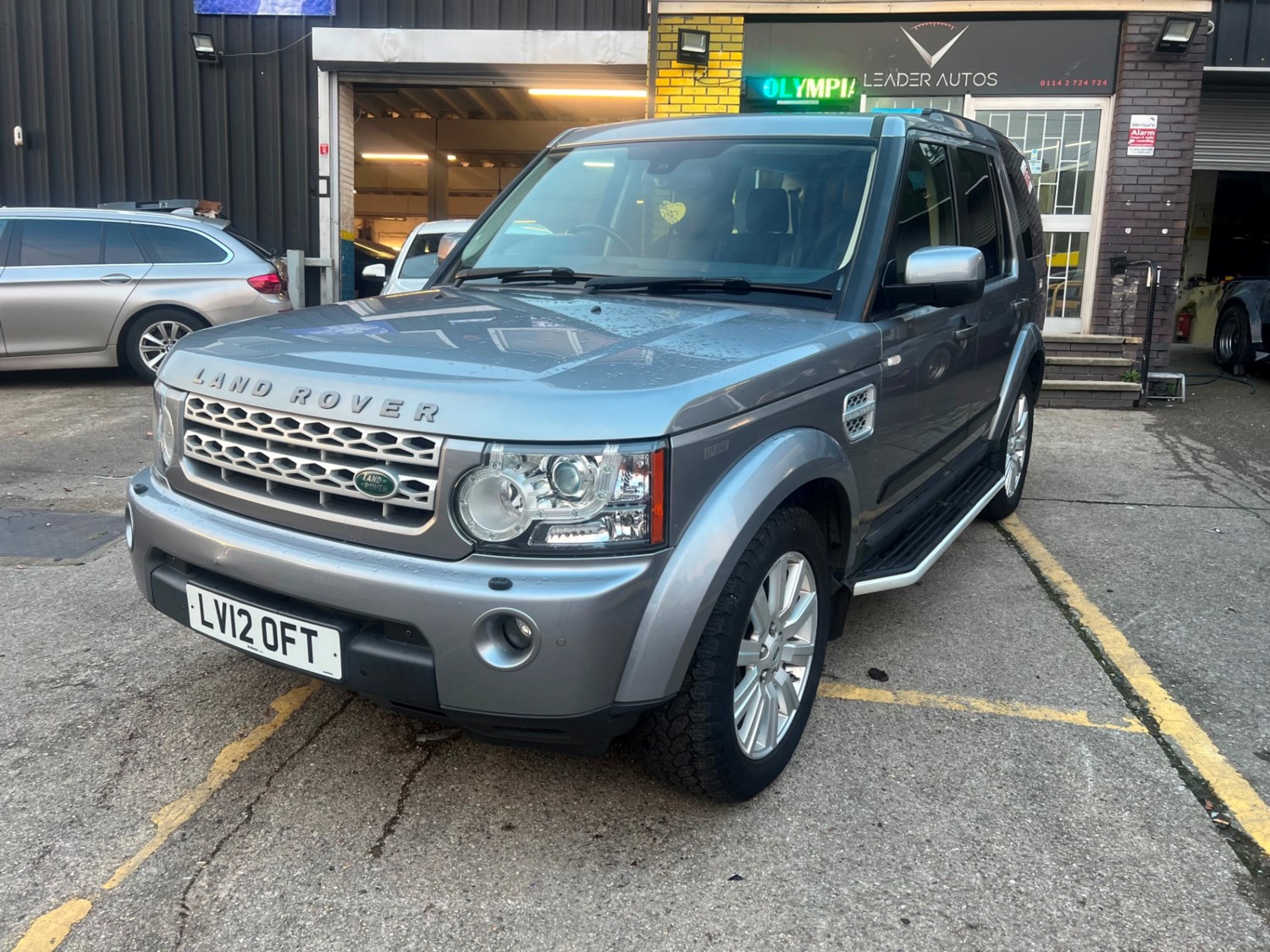 Land Rover Discovery Listing Image