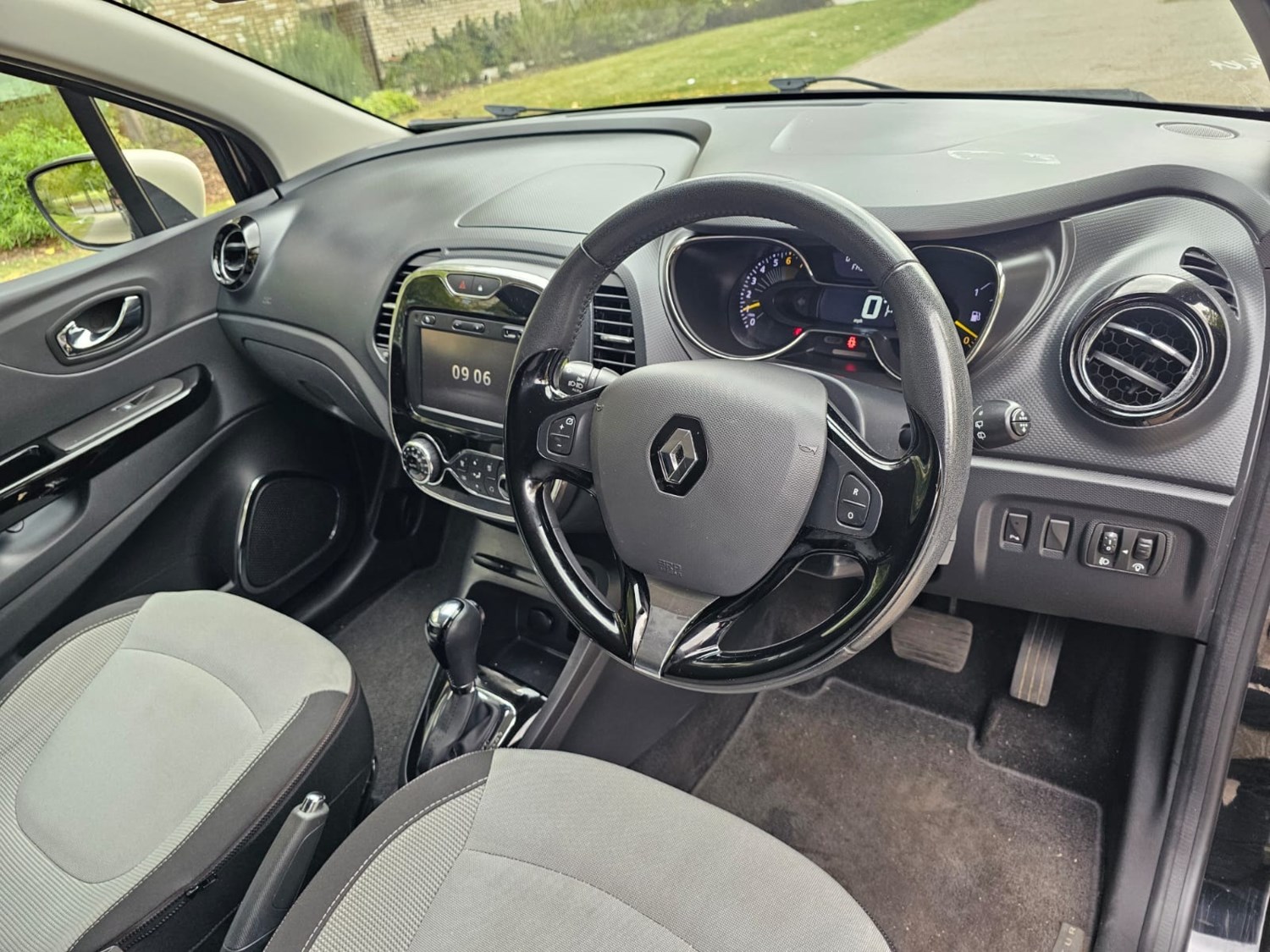 Renault Captur Listing Image