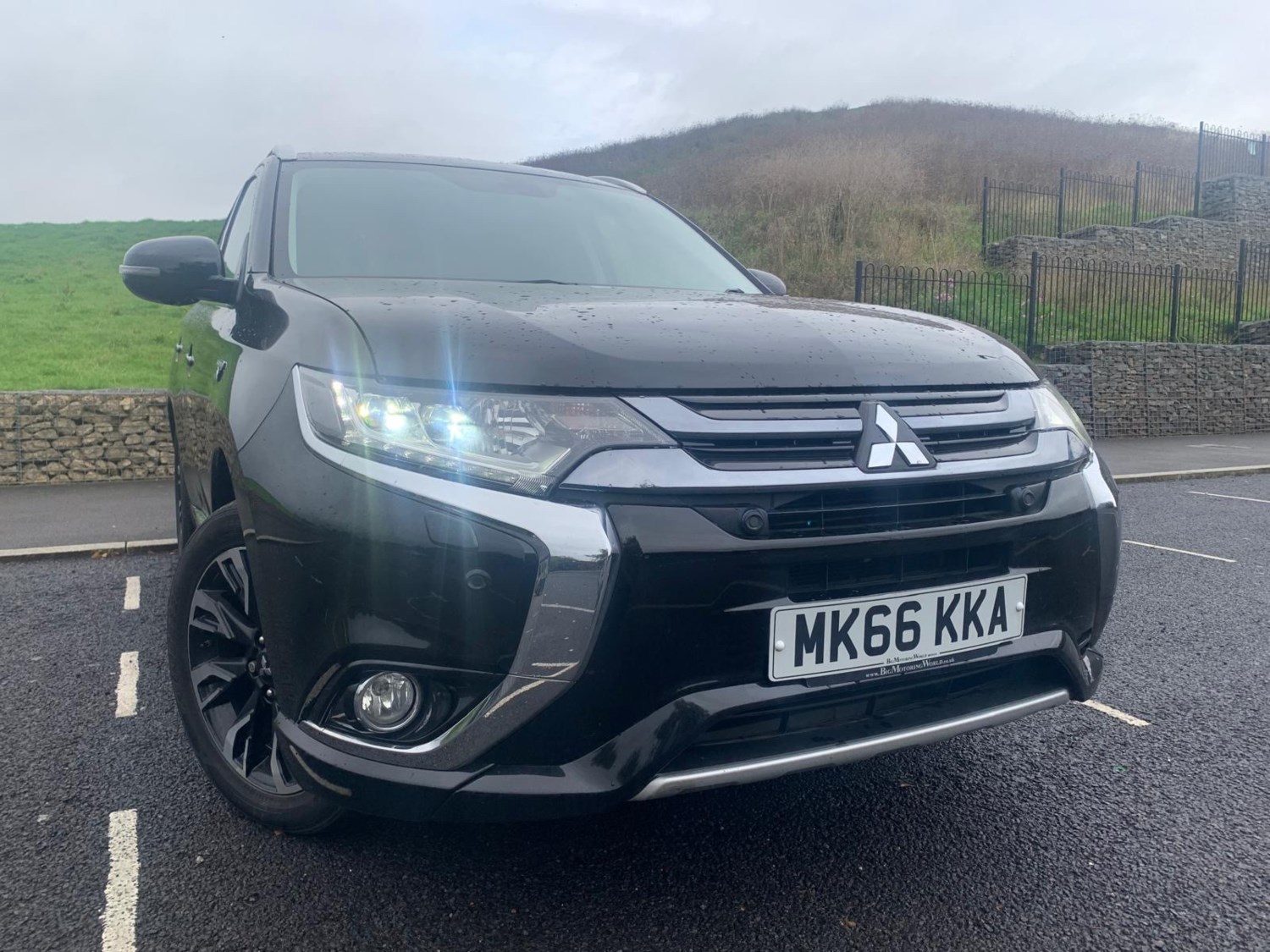 Mitsubishi Outlander Listing Image