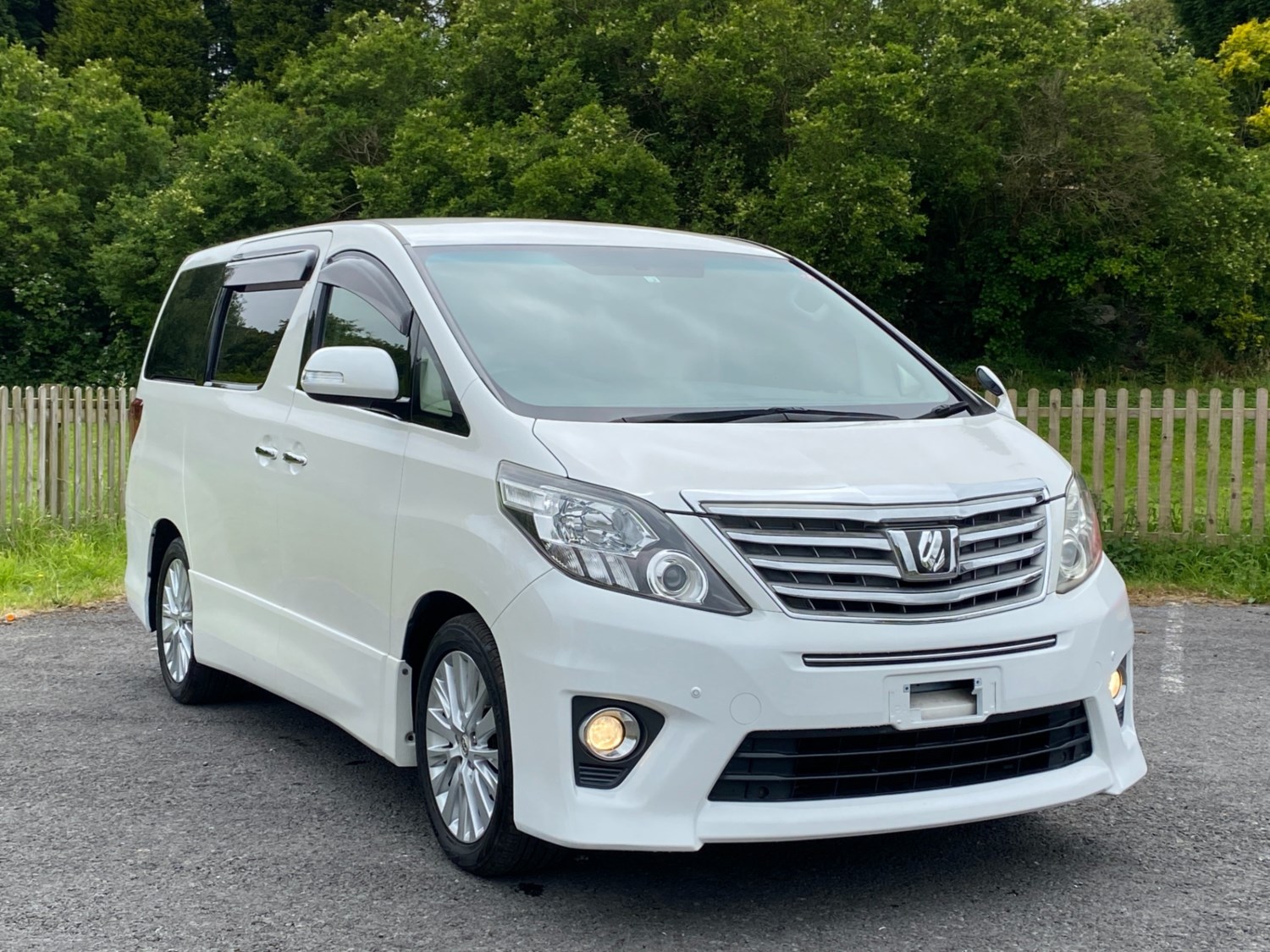 Toyota Alphard Listing Image