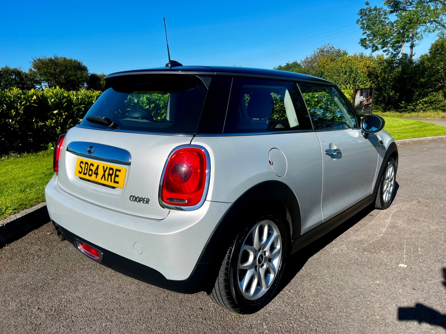 MINI Hatch Listing Image