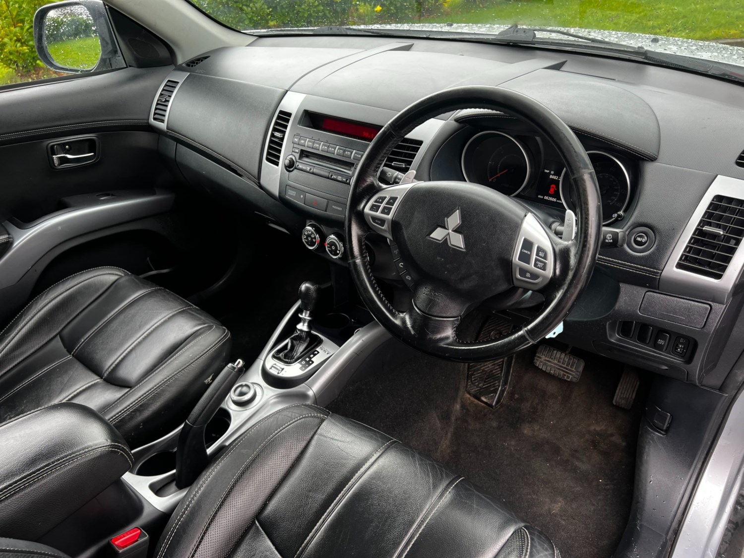 Mitsubishi Outlander Listing Image