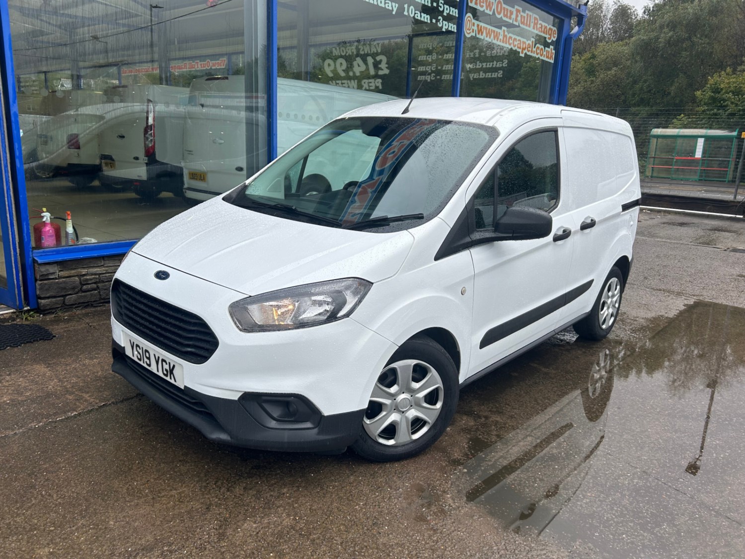 Ford Transit Courier Listing Image