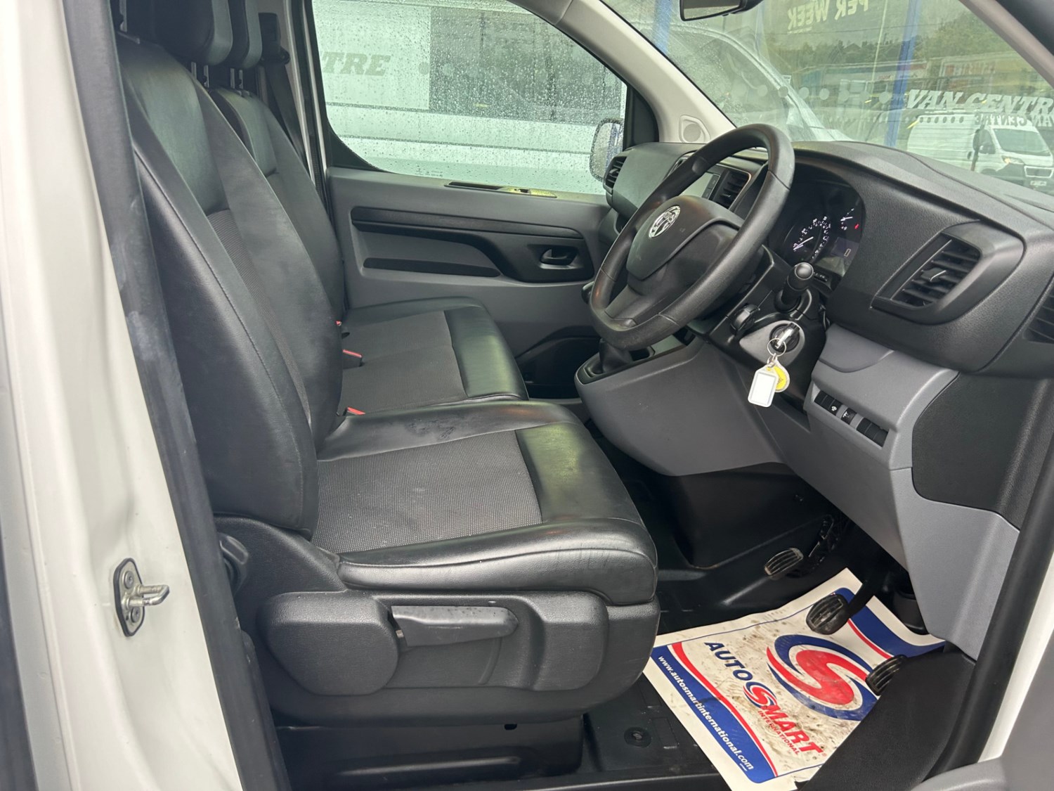 Vauxhall Vivaro Listing Image