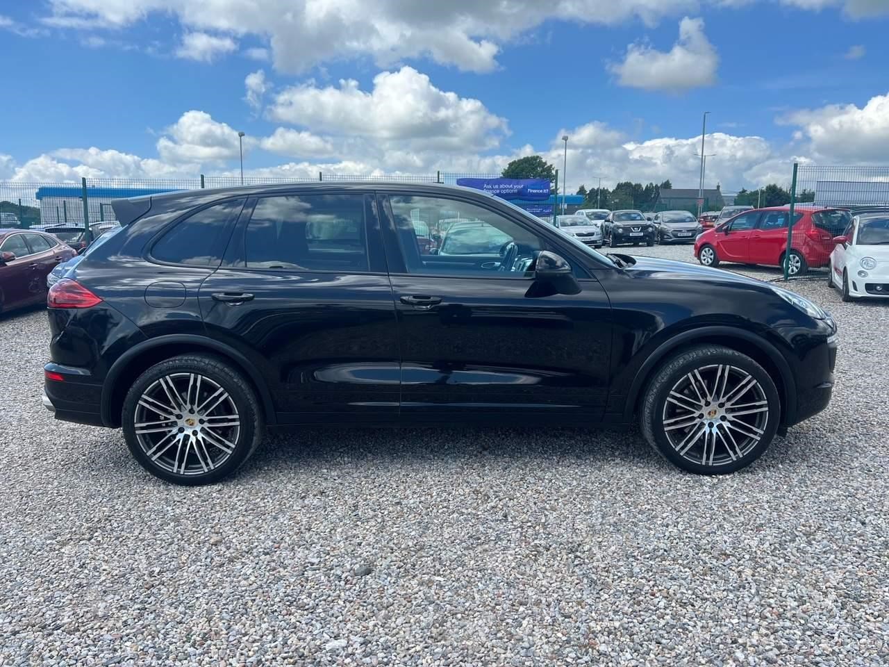 Porsche Cayenne Listing Image