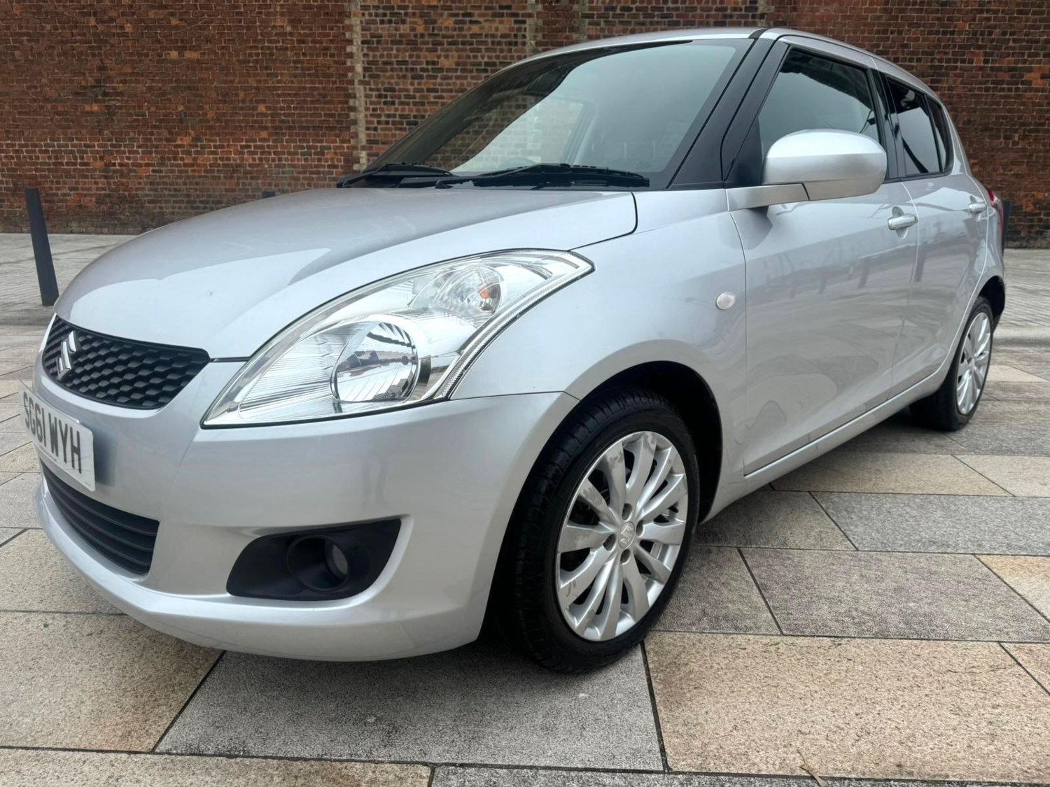 Suzuki Swift Listing Image