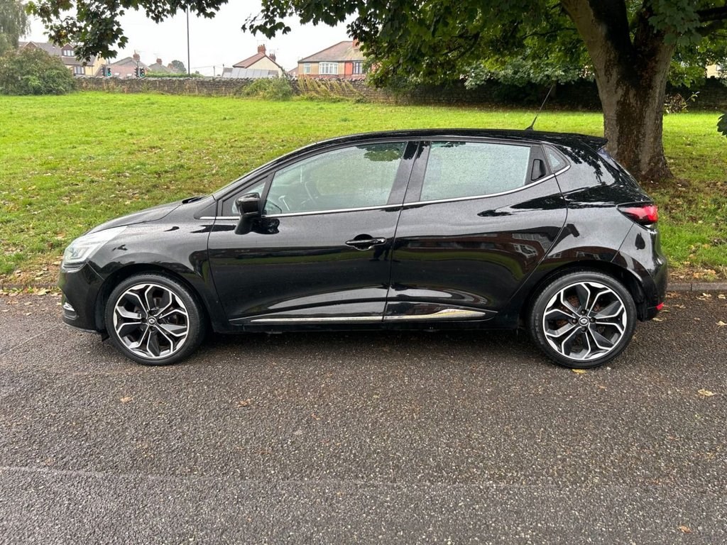 Renault Clio Listing Image