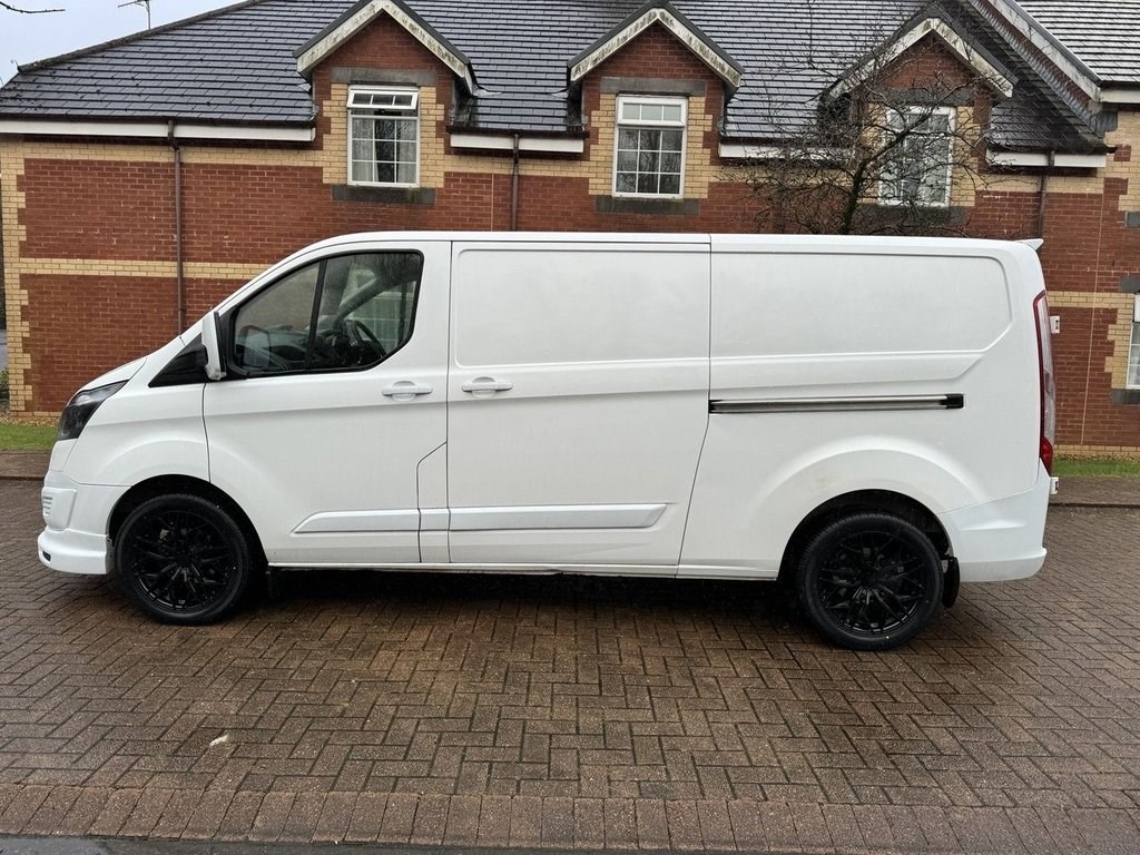 Ford Transit Custom Listing Image