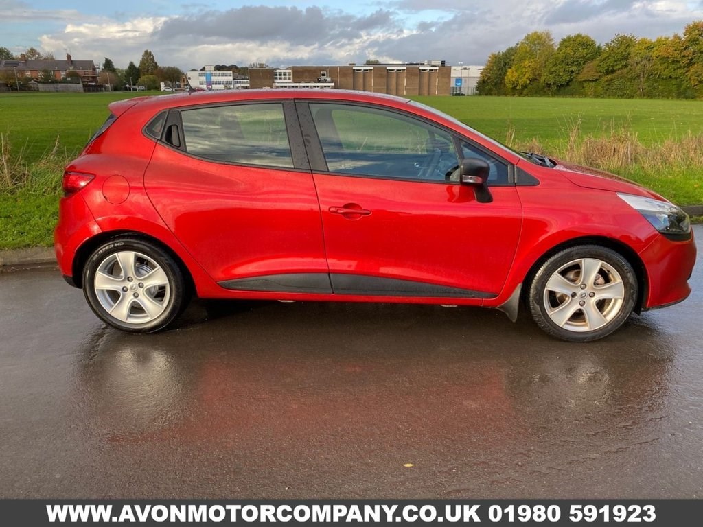 Renault Clio Listing Image