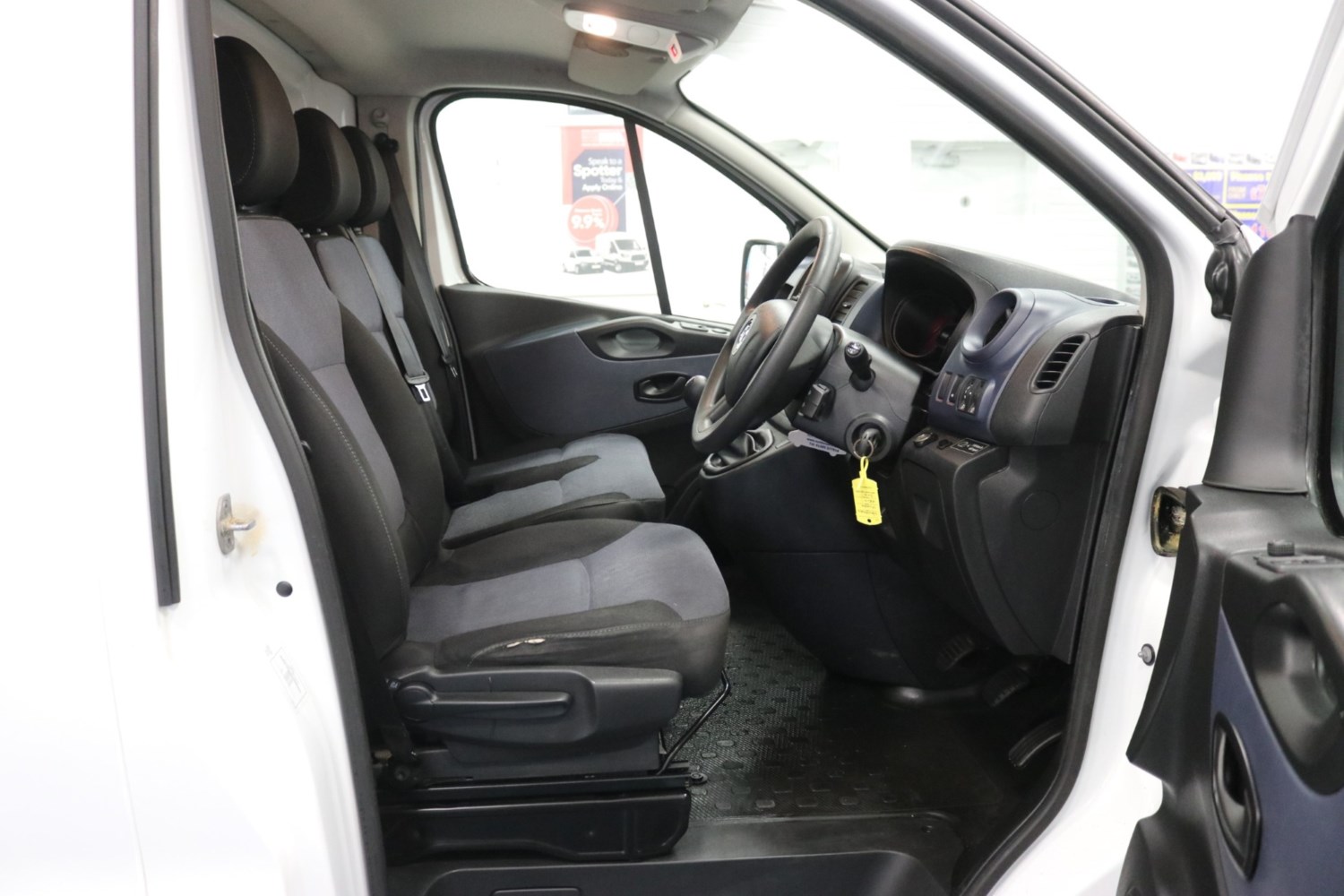 Vauxhall Vivaro Listing Image