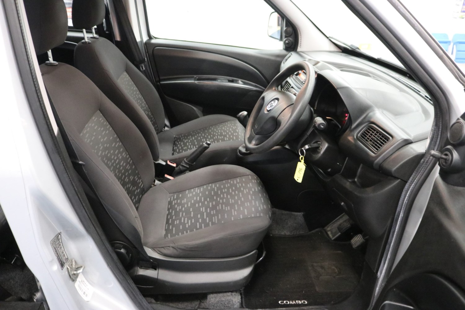 Vauxhall Combo Listing Image