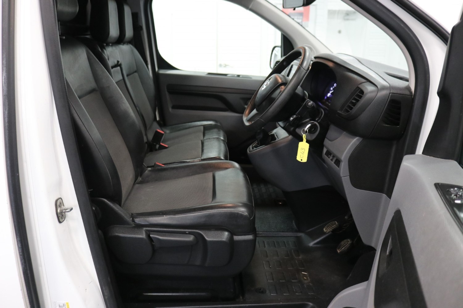 Vauxhall Vivaro Listing Image