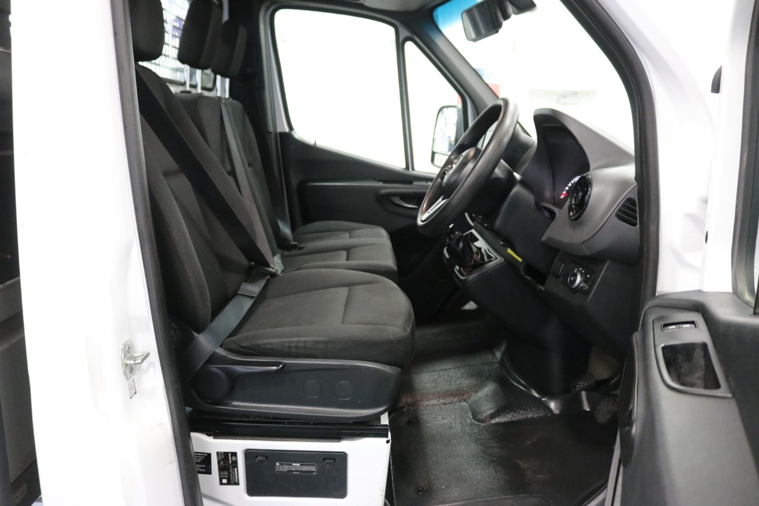 Mercedes-Benz Sprinter Listing Image