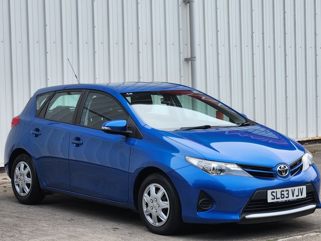 Toyota Auris Listing Image