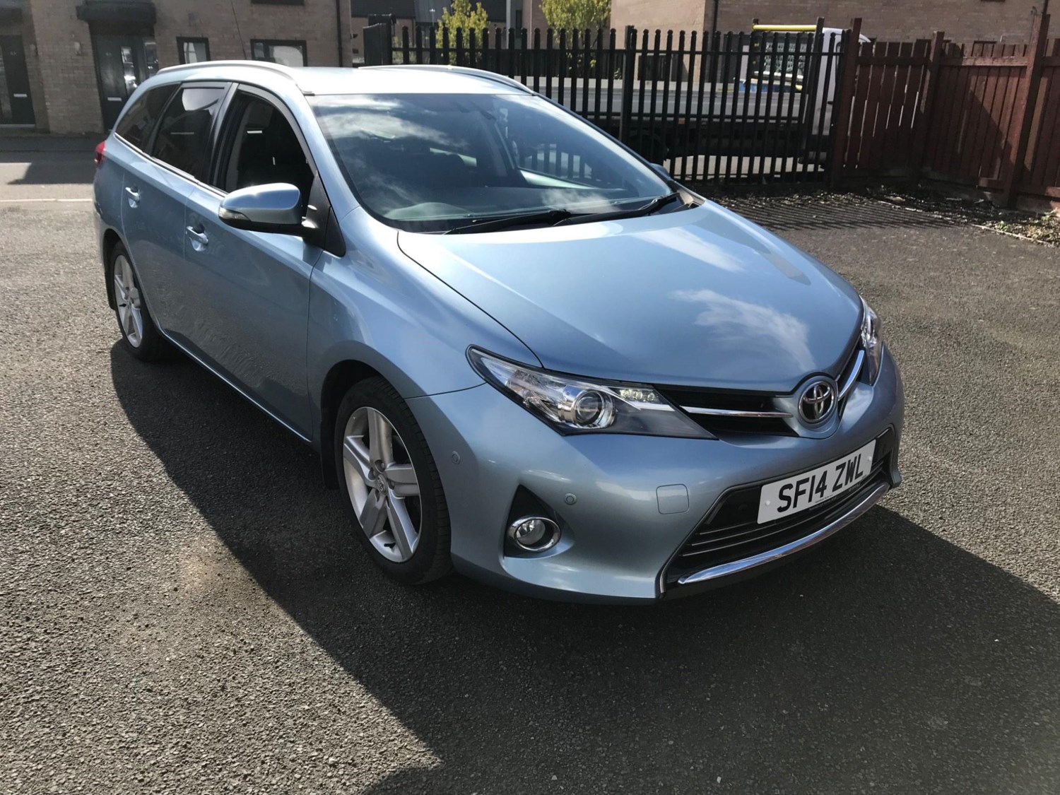 Toyota Auris Listing Image