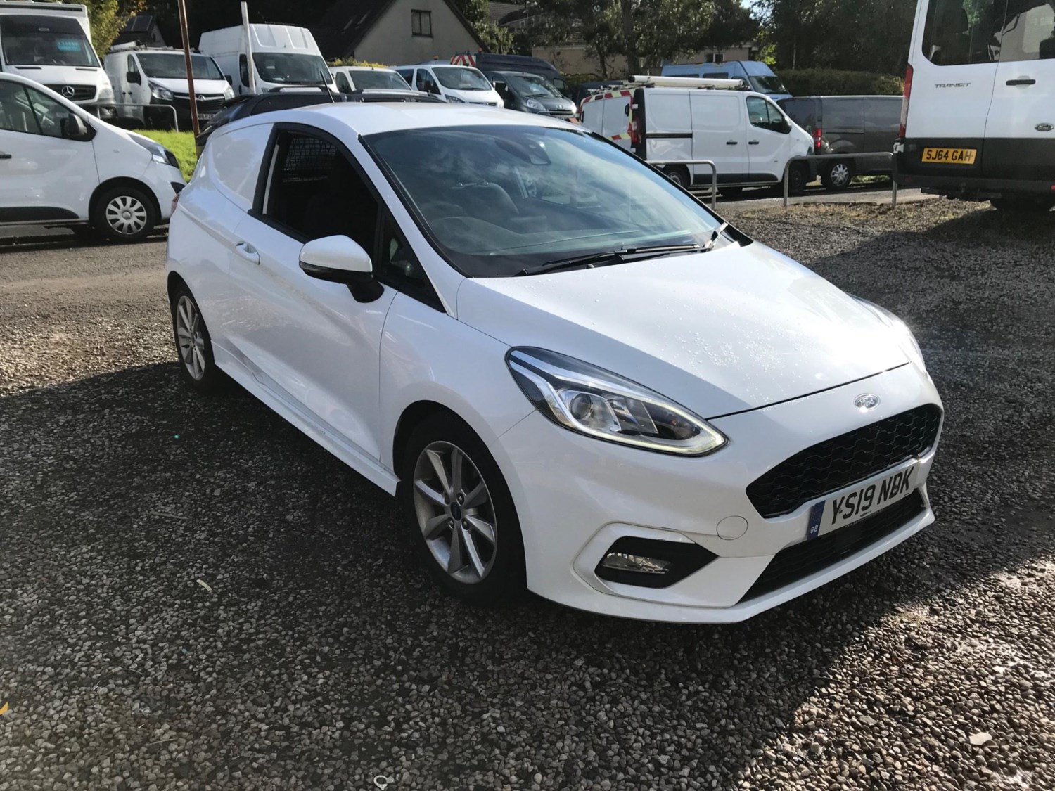 Ford Fiesta Van Listing Image