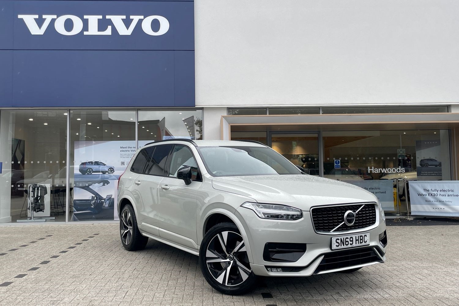 Volvo XC90 Listing Image