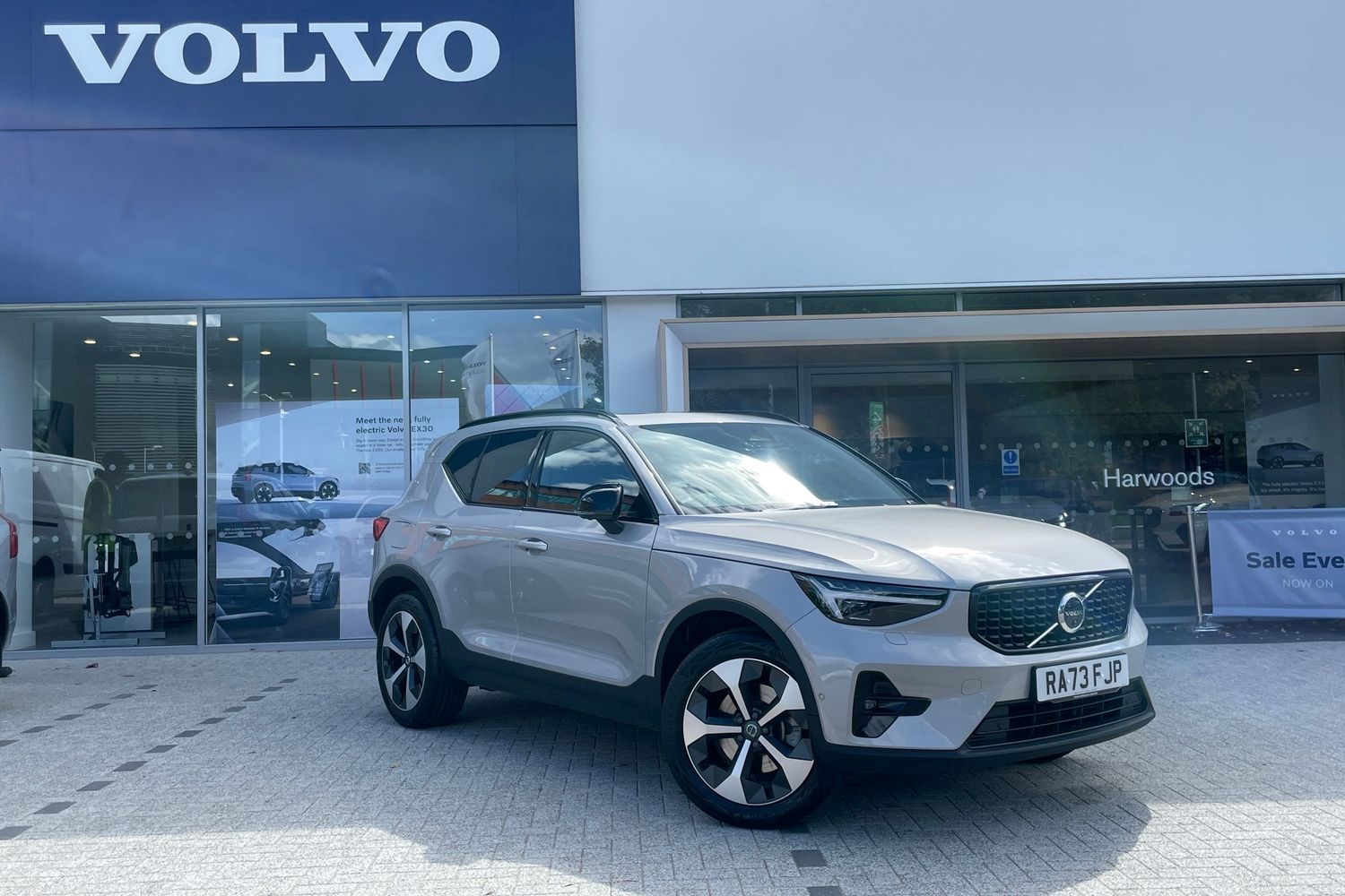 Volvo XC40 Listing Image