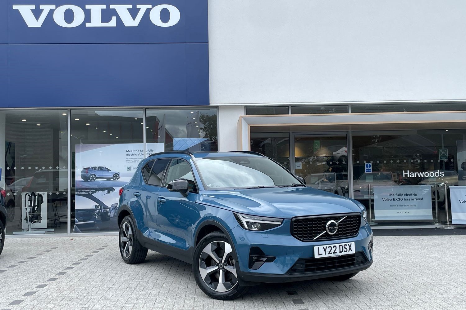 Volvo XC40 Listing Image