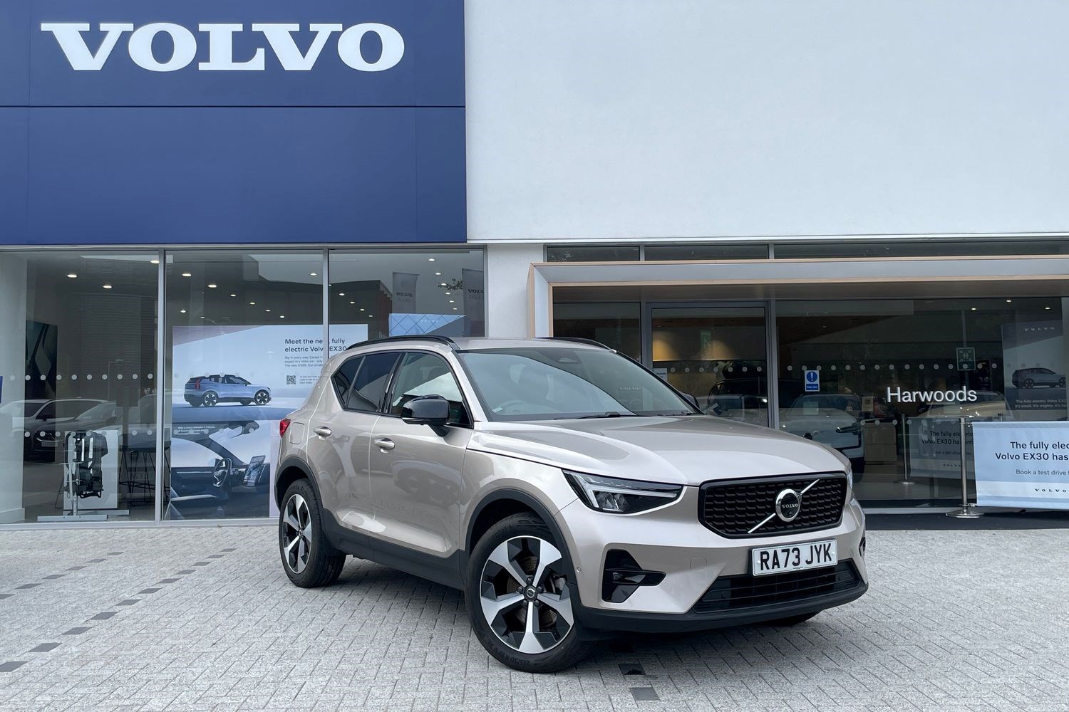 Volvo XC40 Listing Image