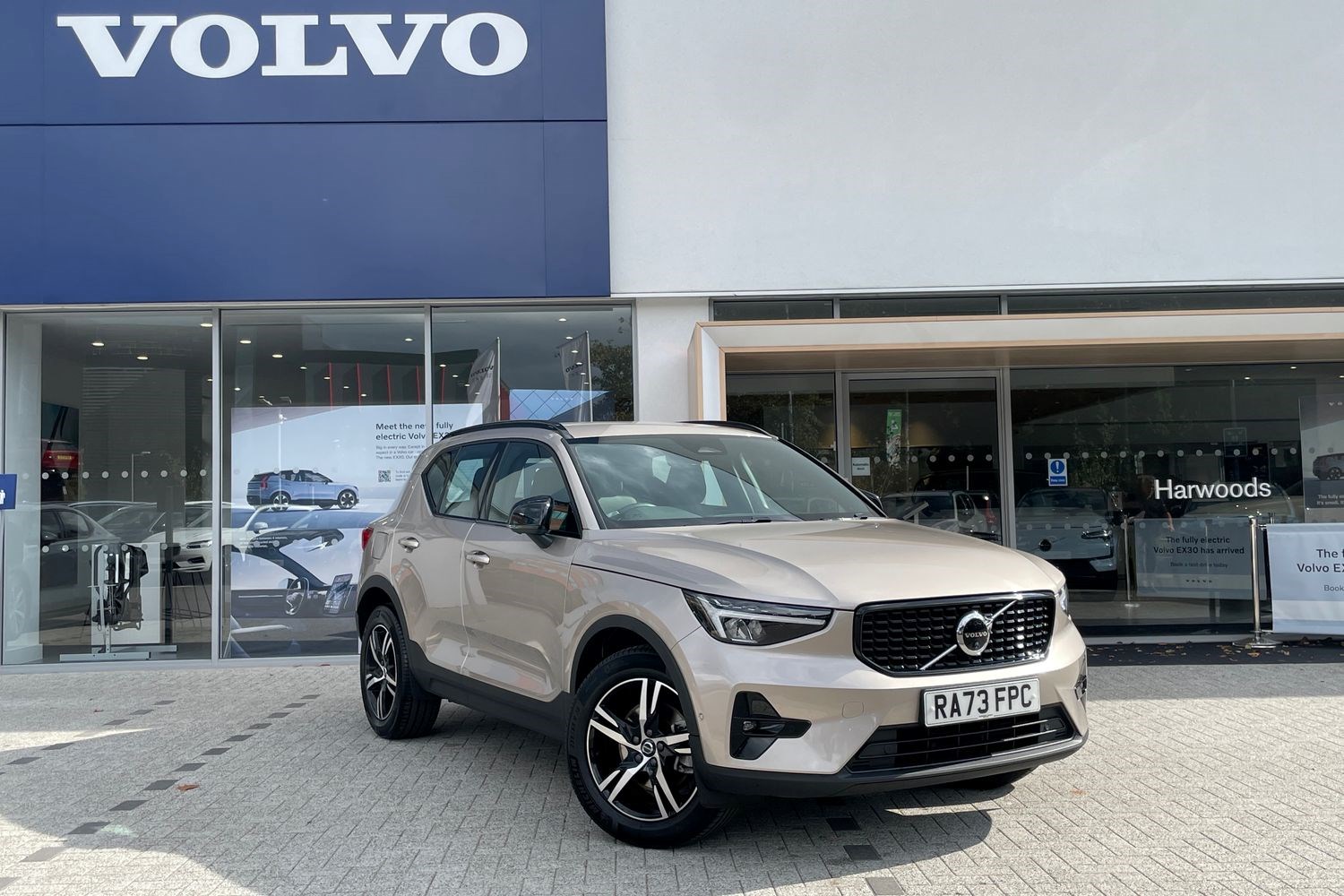 Volvo XC40 Listing Image