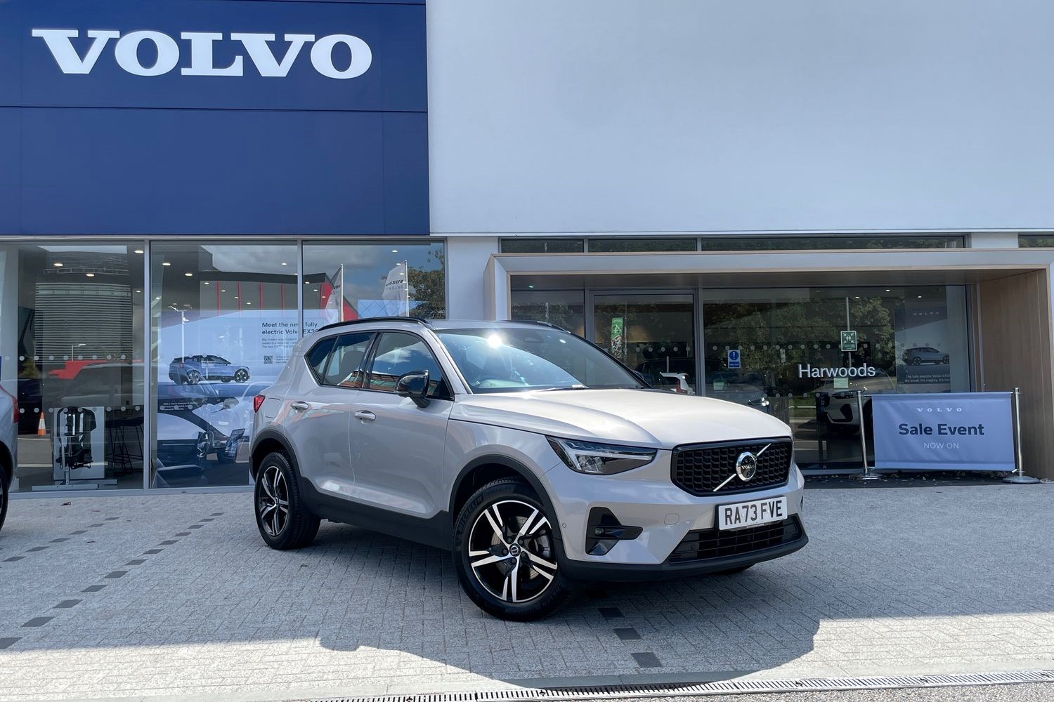 Volvo XC40 Listing Image