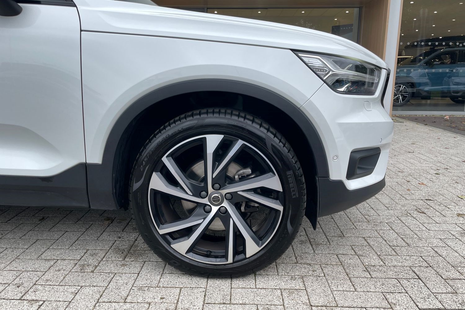 Volvo XC40 Listing Image