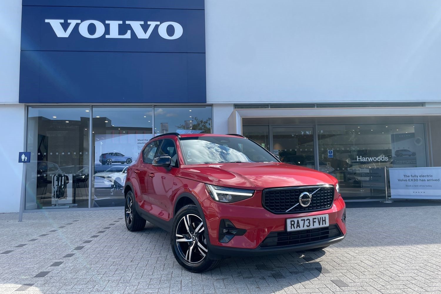 Volvo XC40 Listing Image