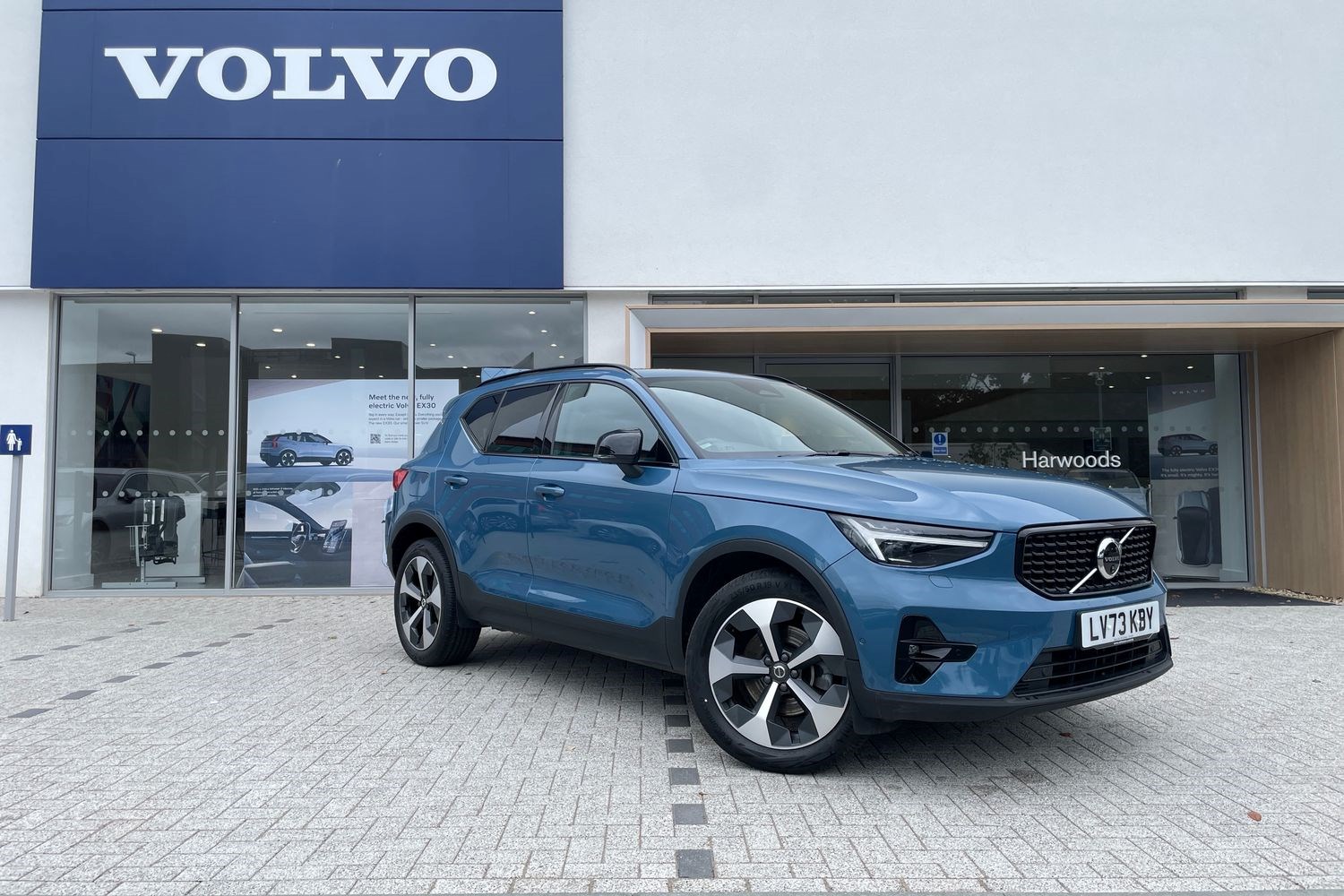 Volvo XC40 Listing Image