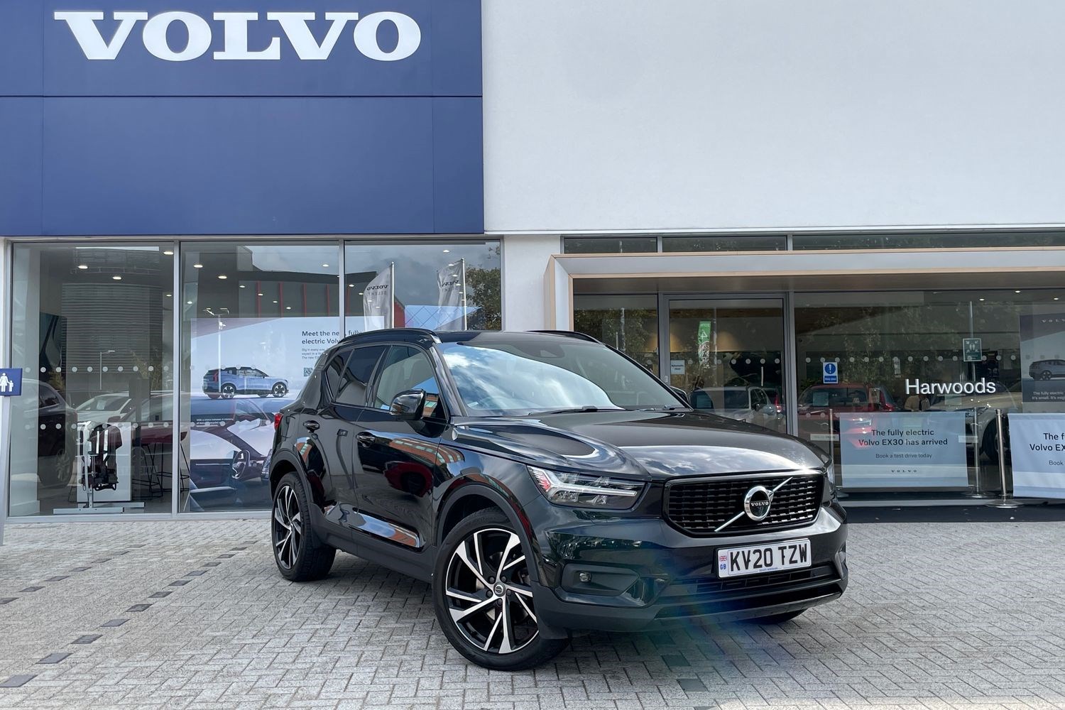 Volvo XC40 Listing Image