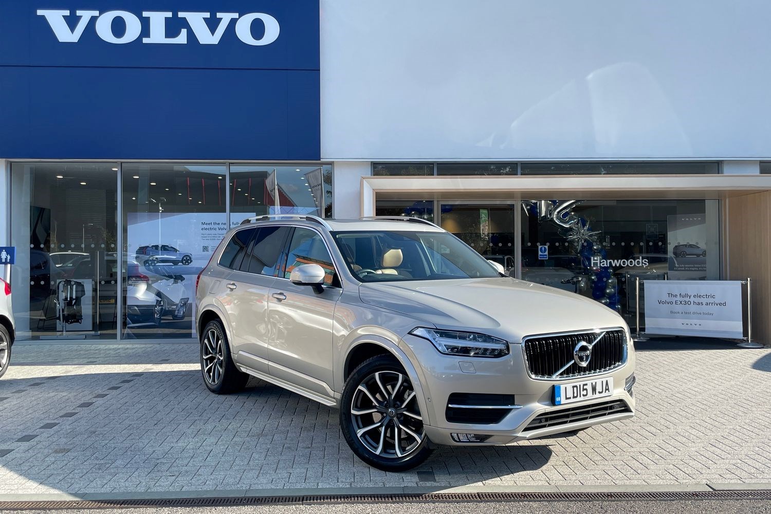 Volvo XC90 Listing Image