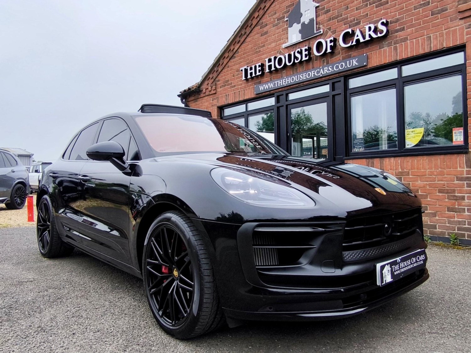 Porsche Macan Listing Image