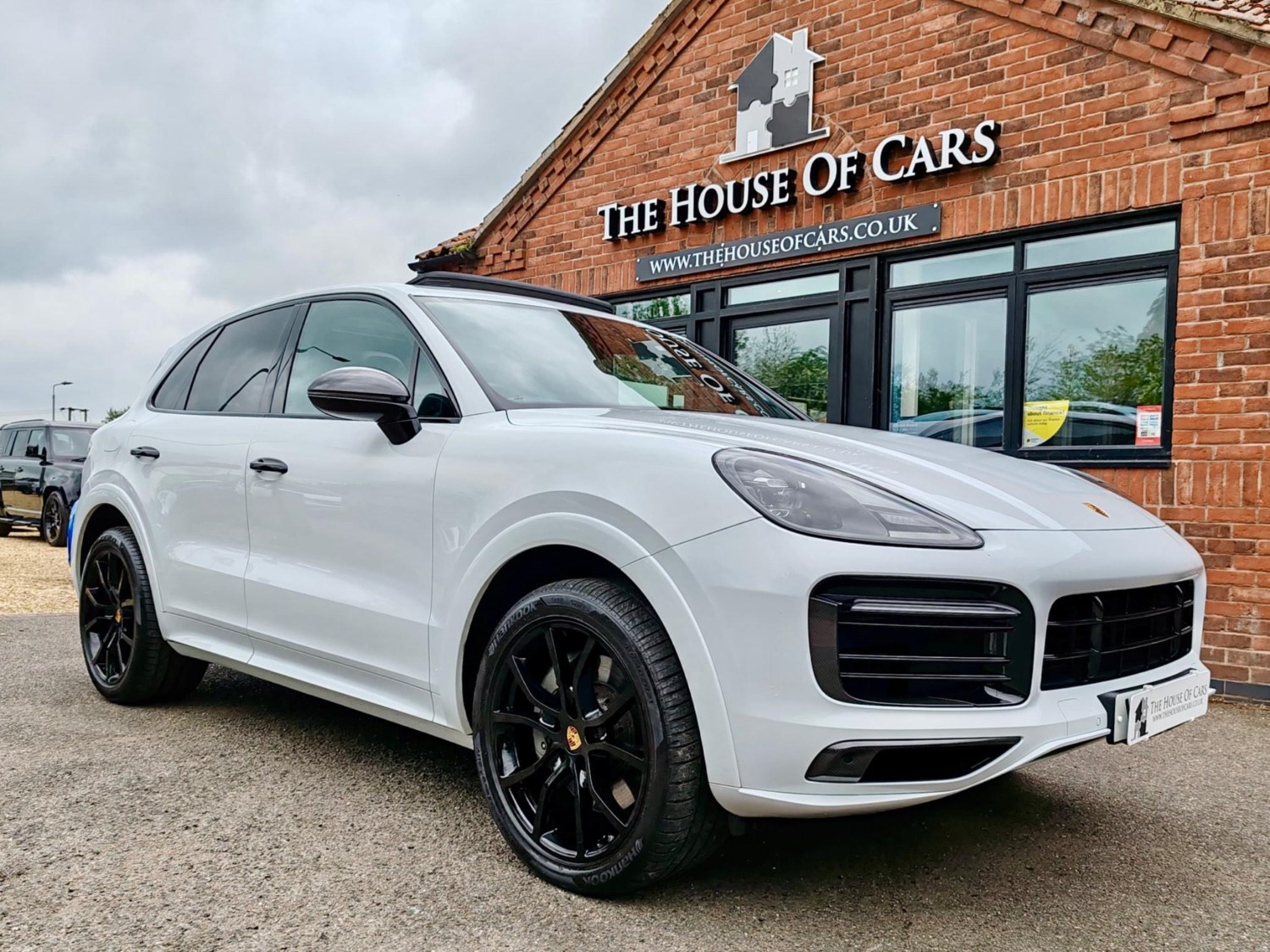 Porsche Cayenne Listing Image