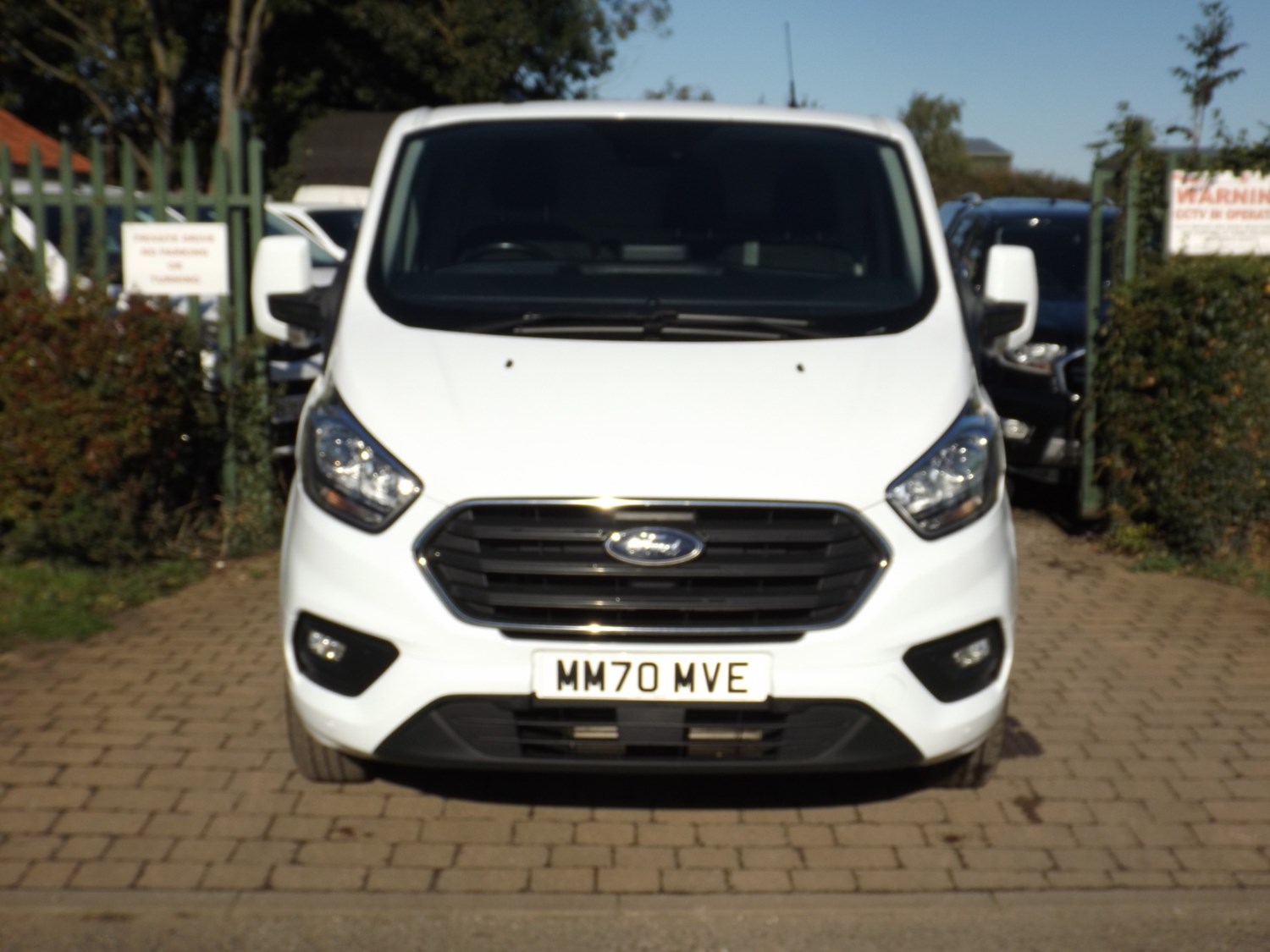 Ford Transit Custom Listing Image