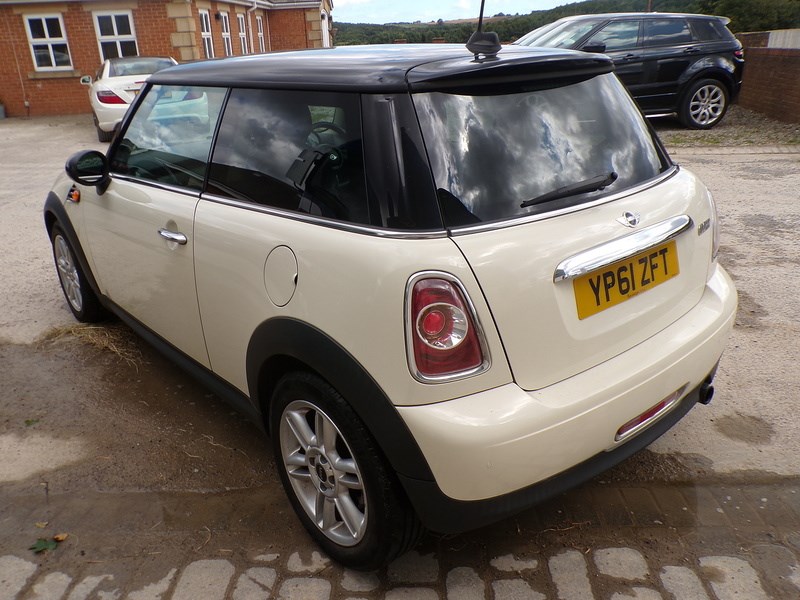 MINI Hatch Listing Image