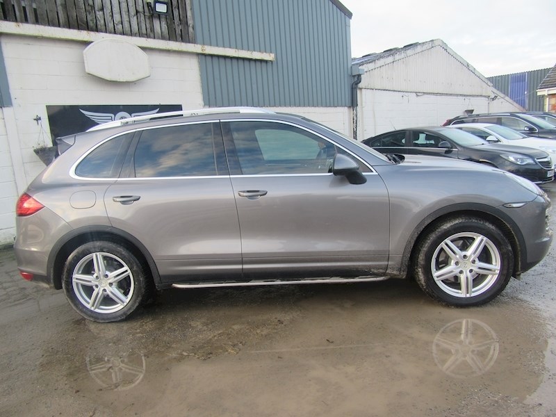 Porsche Cayenne Listing Image