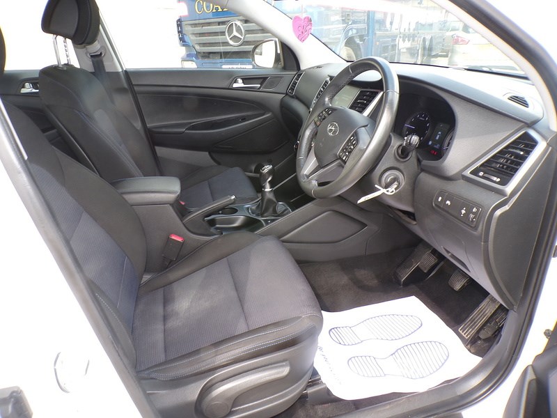 Hyundai TUCSON Listing Image